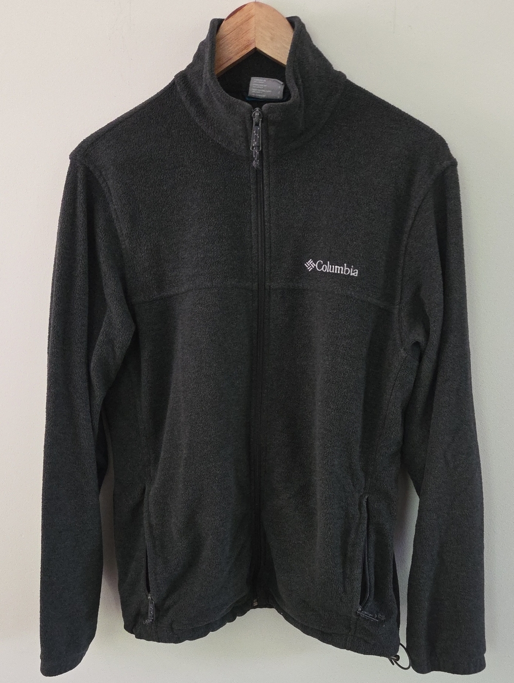 Columbia Men's Charcoal Gray Zip Up Fleece Jacket With Zippered Pockets